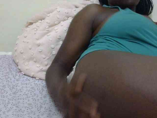 pretty-lioness webcam