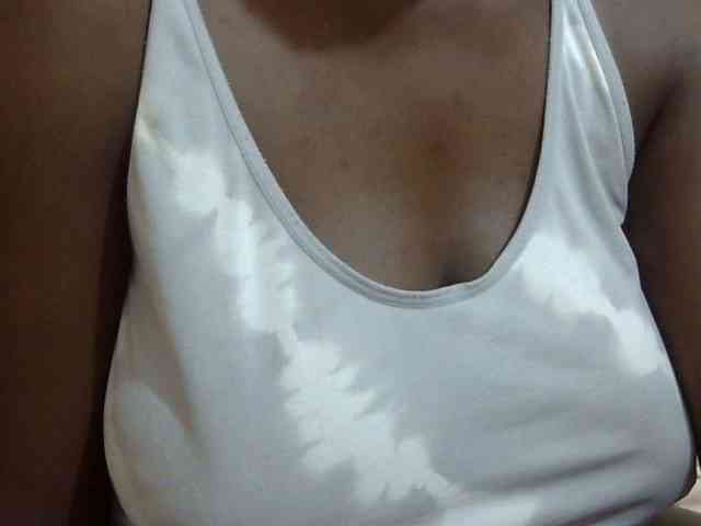 pretty-lioness webcam