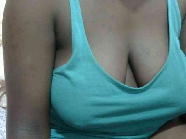 pretty-lioness webcam