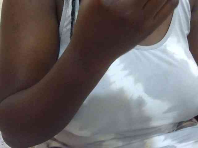 pretty-lioness webcam