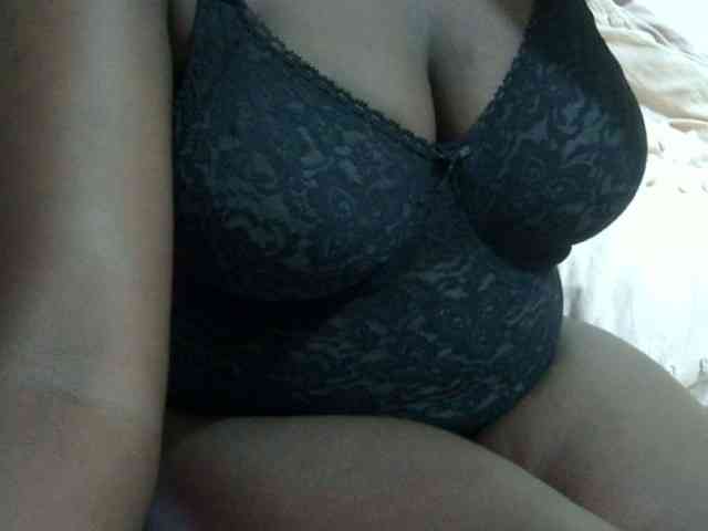 pretty-lioness webcam