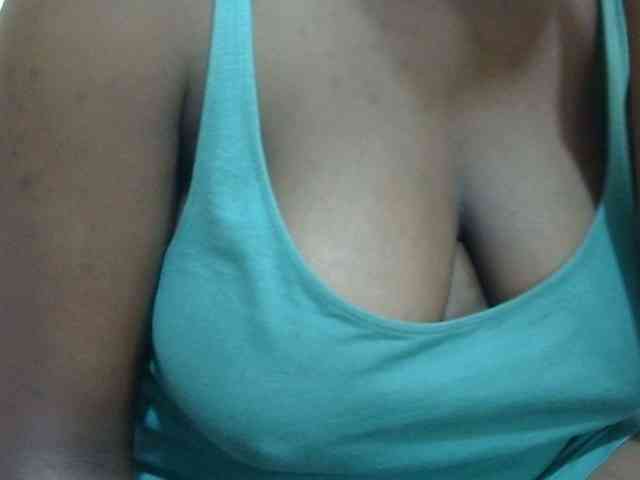 pretty-lioness webcam