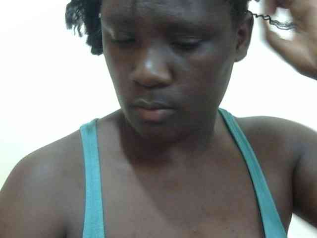 pretty-lioness webcam