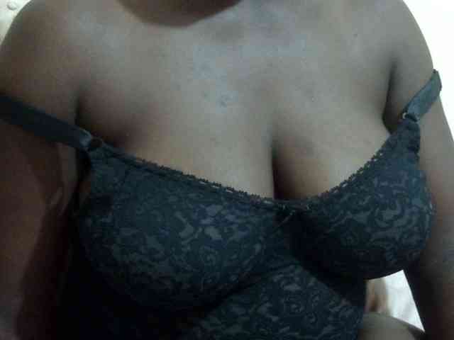 pretty-lioness webcam