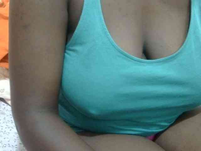 pretty-lioness webcam