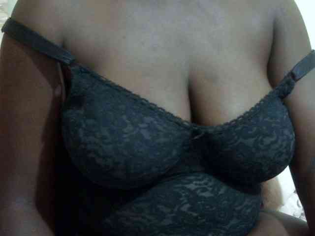 pretty-lioness webcam