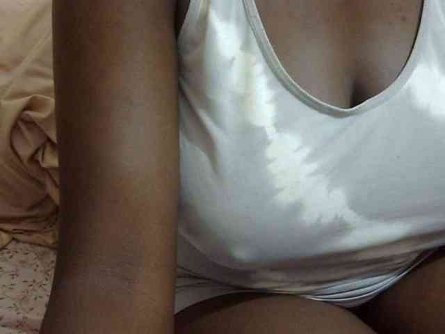 pretty-lioness webcam