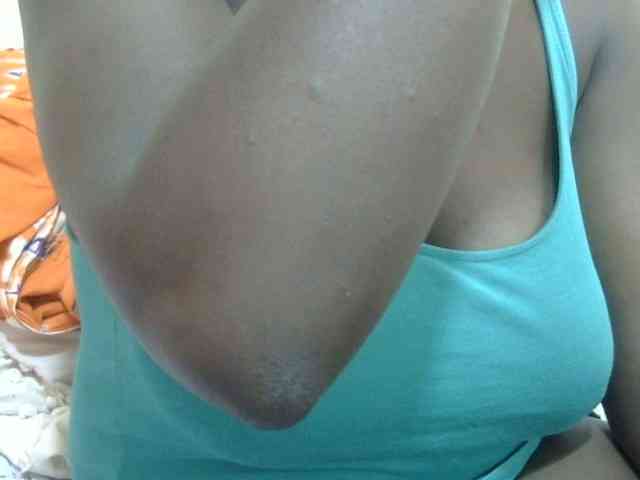 pretty-lioness webcam