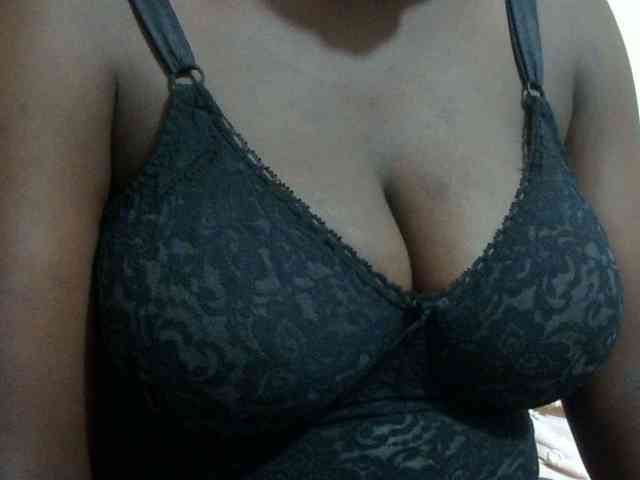 pretty-lioness webcam