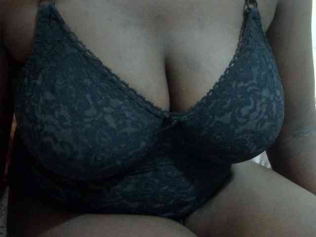 pretty-lioness webcam