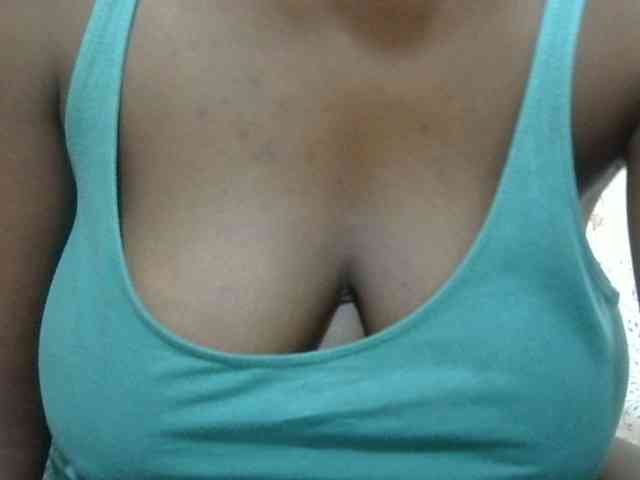 pretty-lioness webcam