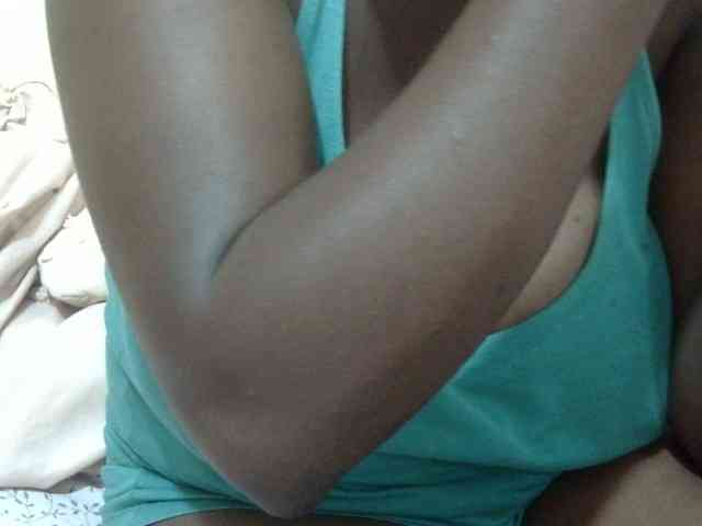 pretty-lioness webcam