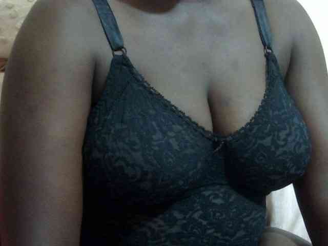 pretty-lioness webcam