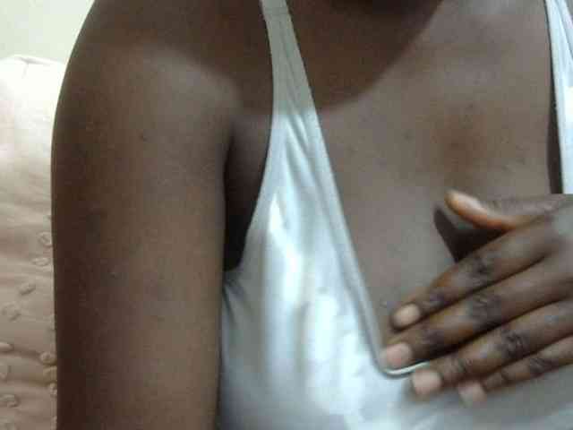 pretty-lioness webcam