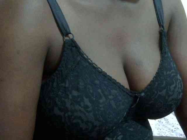 pretty-lioness webcam