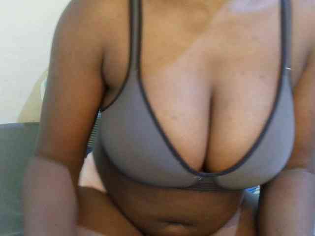 pretty-lioness webcam