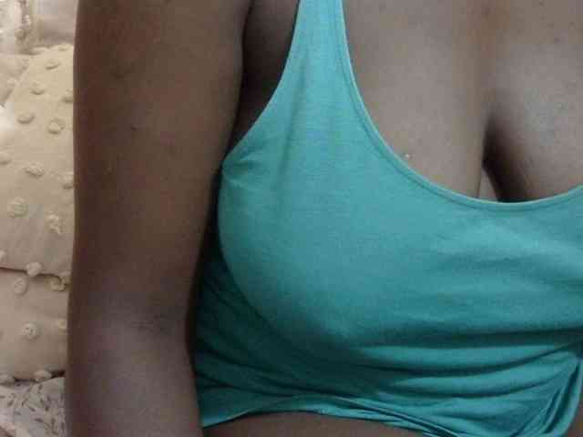 pretty-lioness webcam