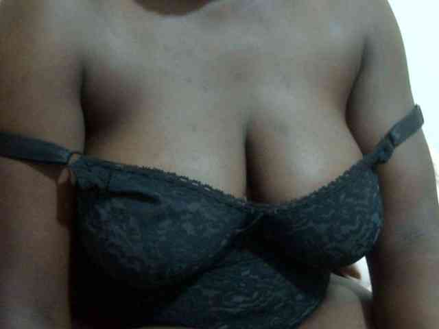 pretty-lioness webcam