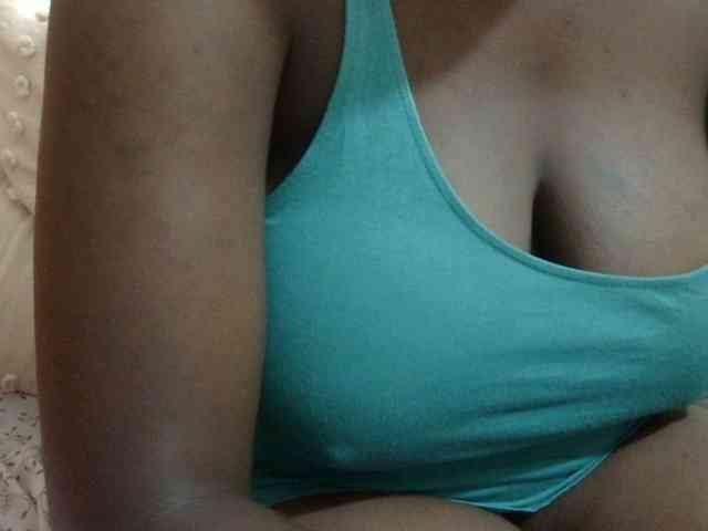 pretty-lioness webcam