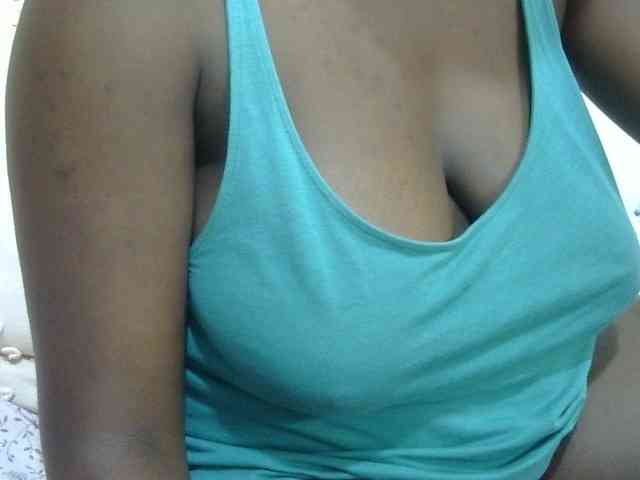 pretty-lioness webcam