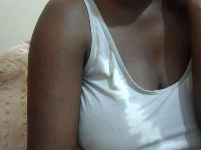 pretty-lioness webcam