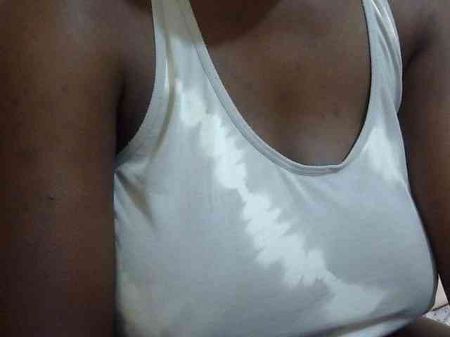 pretty-lioness webcam