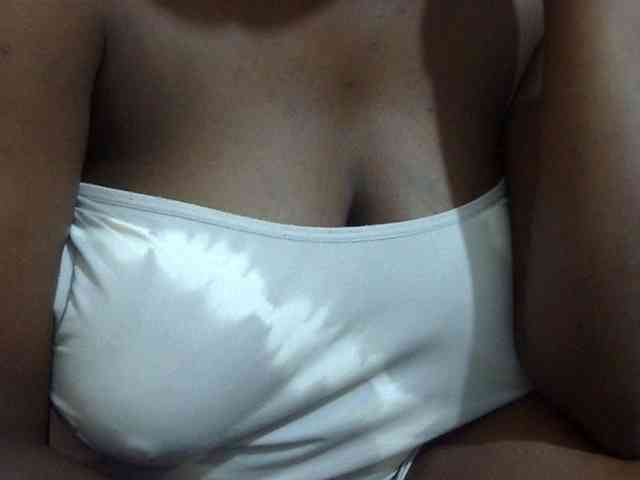 pretty-lioness webcam