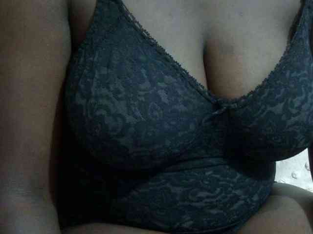 pretty-lioness webcam