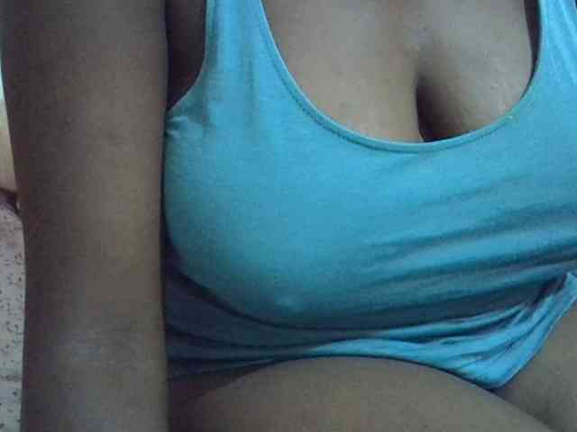 pretty-lioness webcam