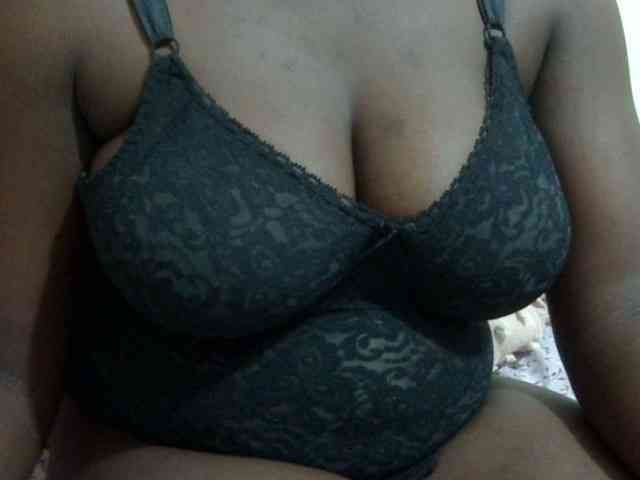 pretty-lioness webcam