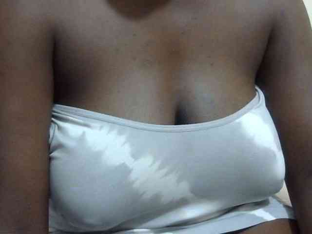 pretty-lioness webcam