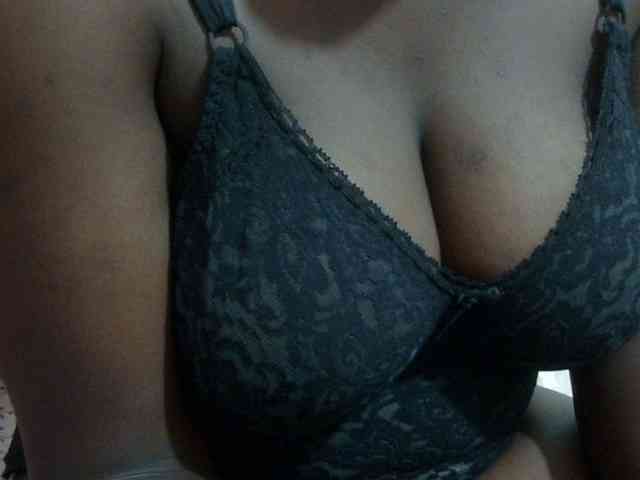 pretty-lioness webcam