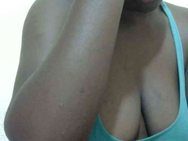 pretty-lioness webcam