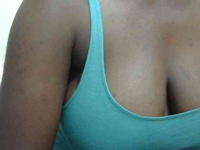 pretty-lioness webcam