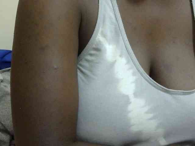 pretty-lioness webcam