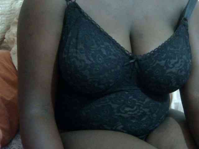 pretty-lioness webcam