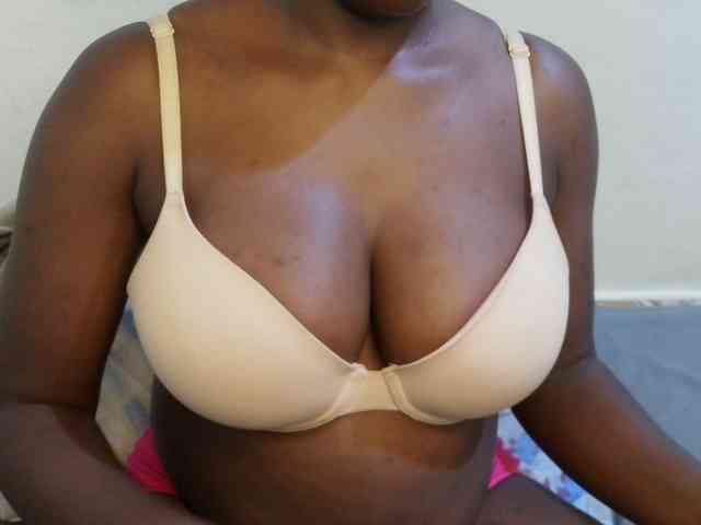 pretty-lioness webcam