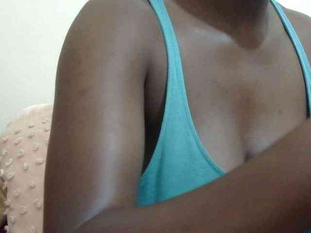 pretty-lioness webcam