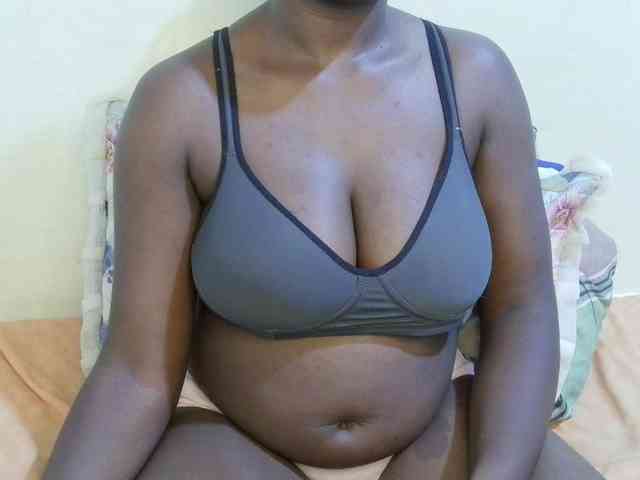 pretty-lioness webcam