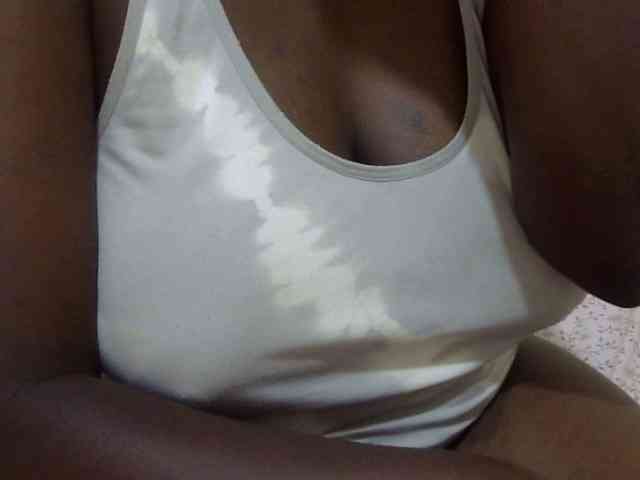 pretty-lioness webcam