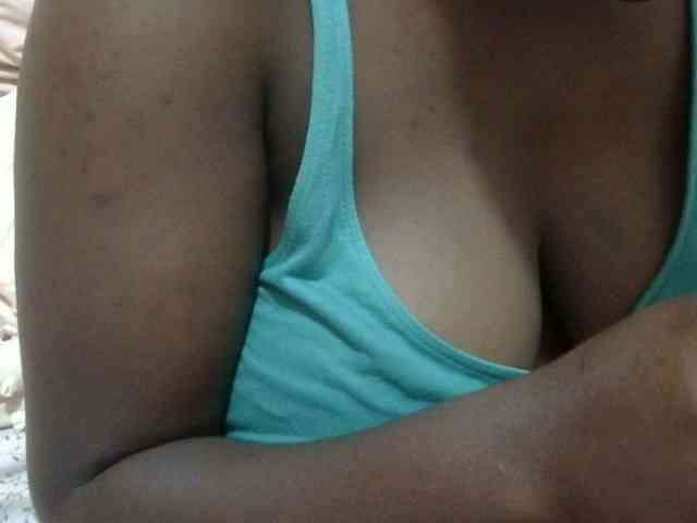 pretty-lioness webcam