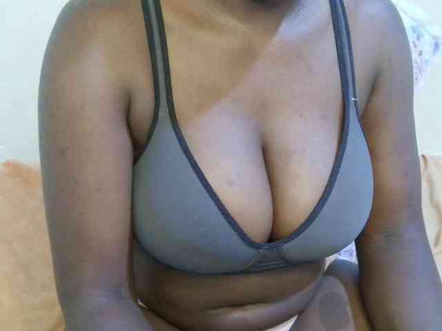 pretty-lioness webcam