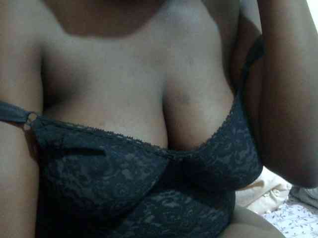 pretty-lioness webcam