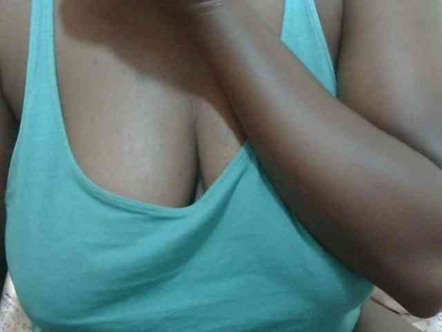 pretty-lioness webcam