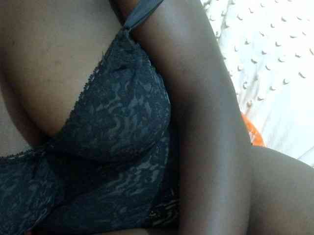 pretty-lioness webcam