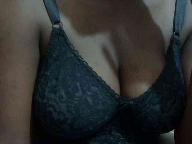 pretty-lioness webcam