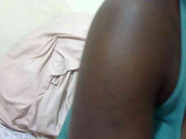 pretty-lioness webcam