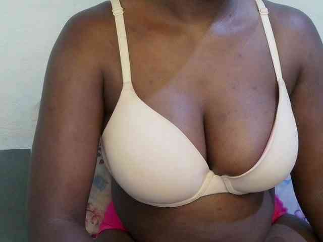 pretty-lioness webcam