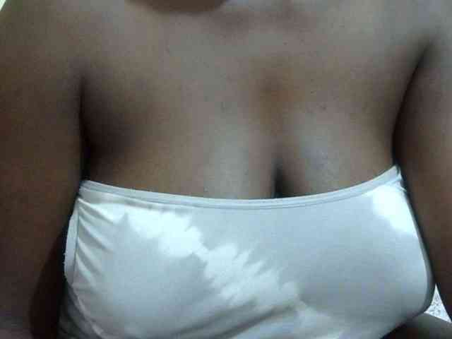 pretty-lioness webcam