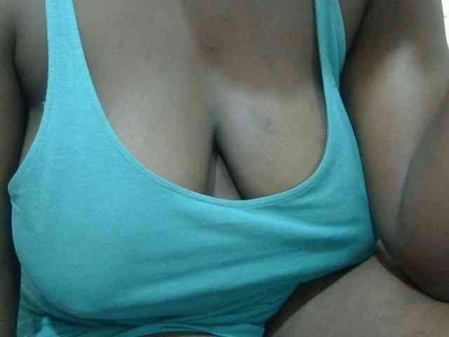 pretty-lioness webcam